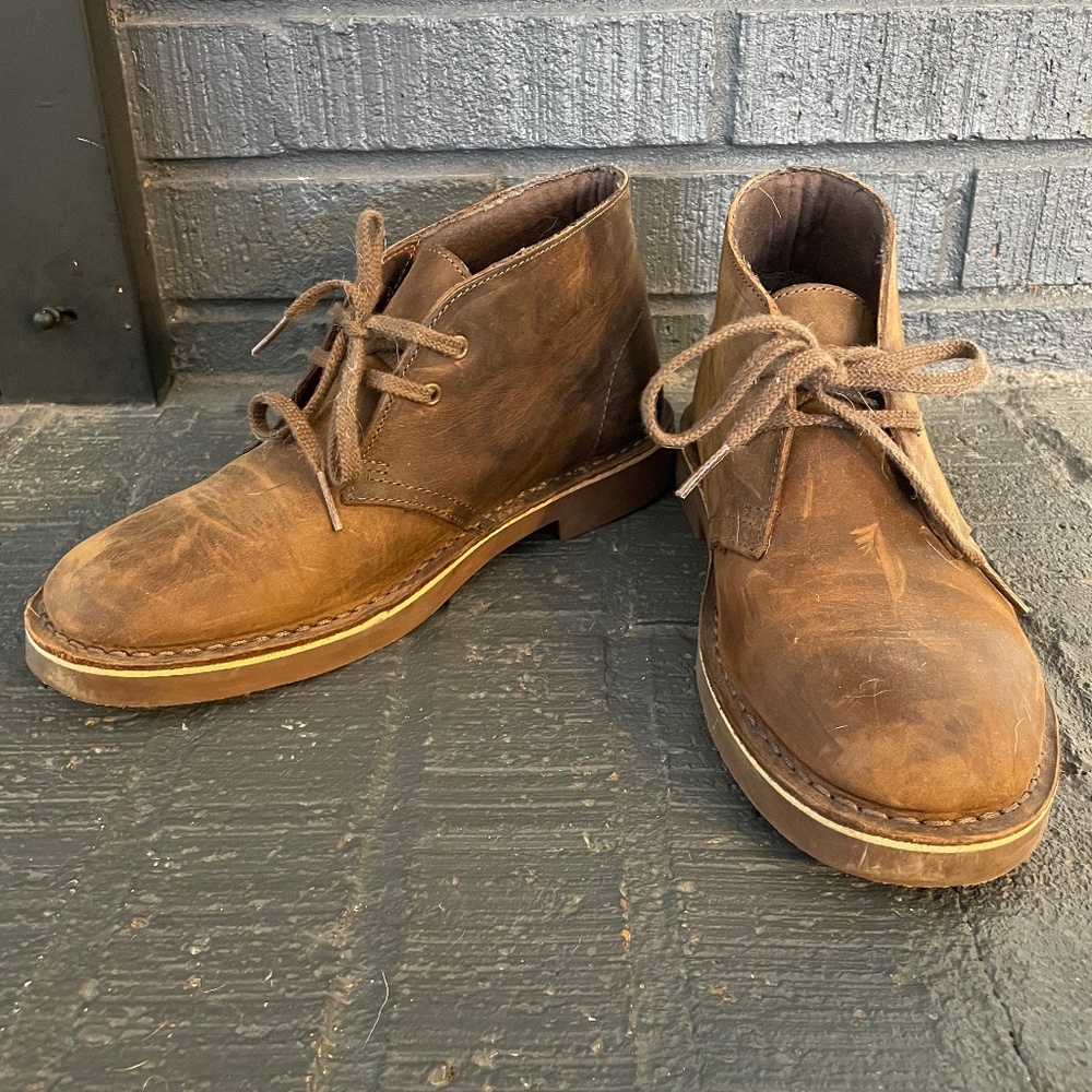 Clarks Desert Boots - Women's - Beeswax Distressed Leather - Size 8
